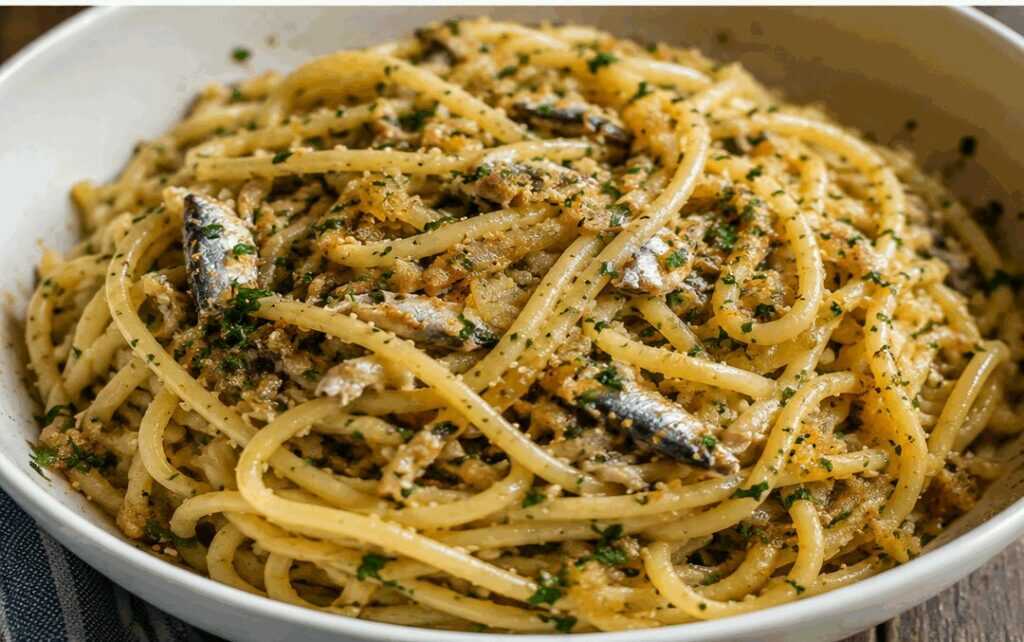 Bigoli con le sarde alla veneta: un primo piatto saporito e avvolgente