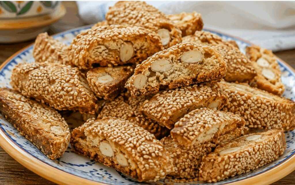 Biscotti Regina: i celebri biscotti siciliani ricoperti di semi di sesamo, un tesoro d&rsquo;Italia