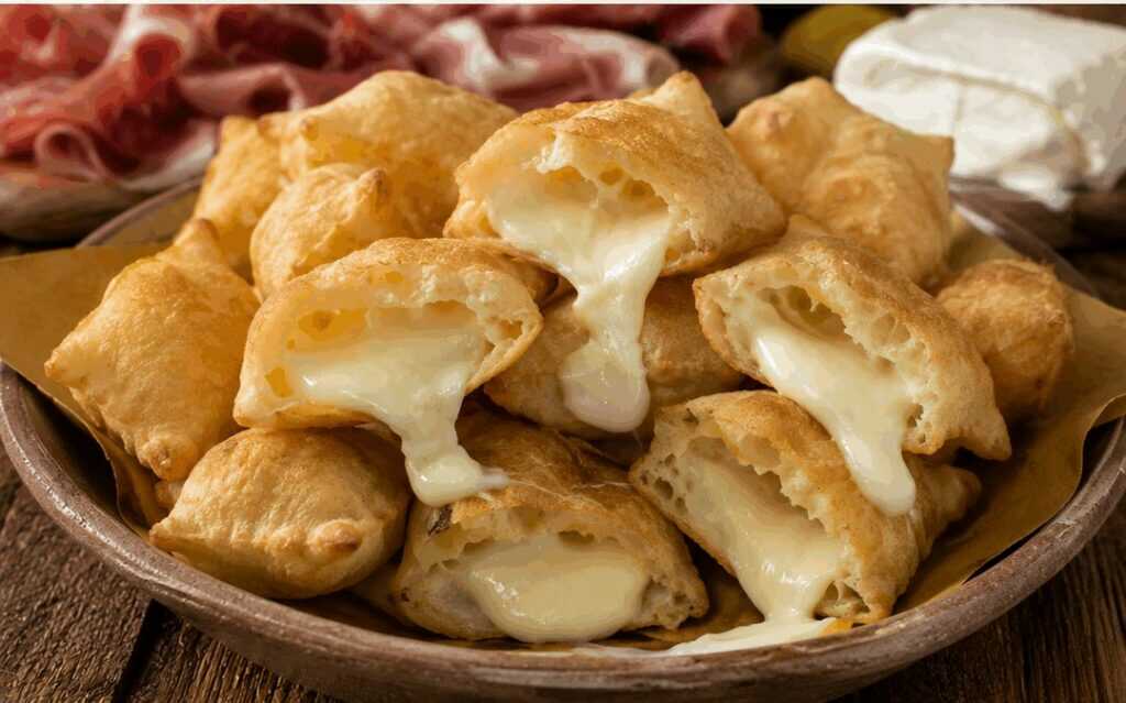 Coccoli fiorentini con stracchino (Toscana)