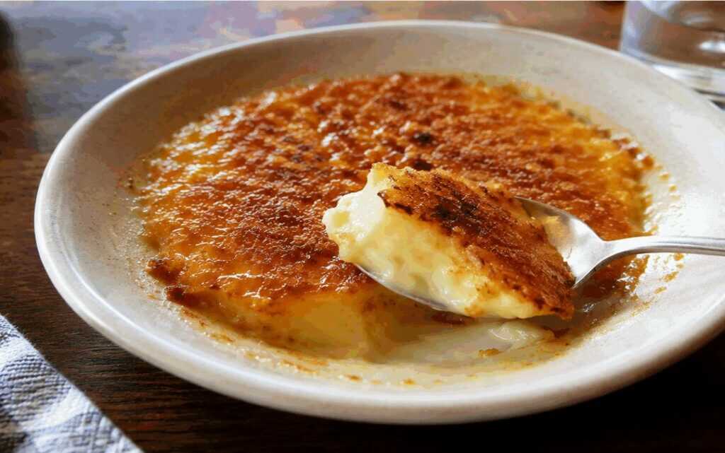 Crema fritta servita al cucchiaio del Veneto
