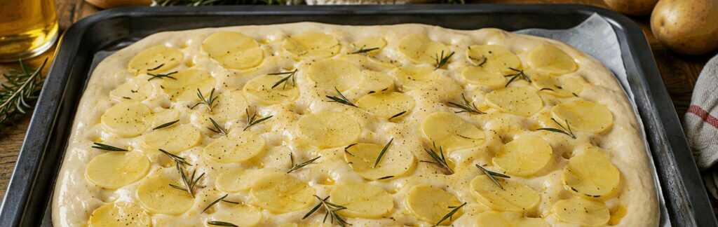 Focaccia della Val di Susa con Patate e Rosmarino – Piemonte