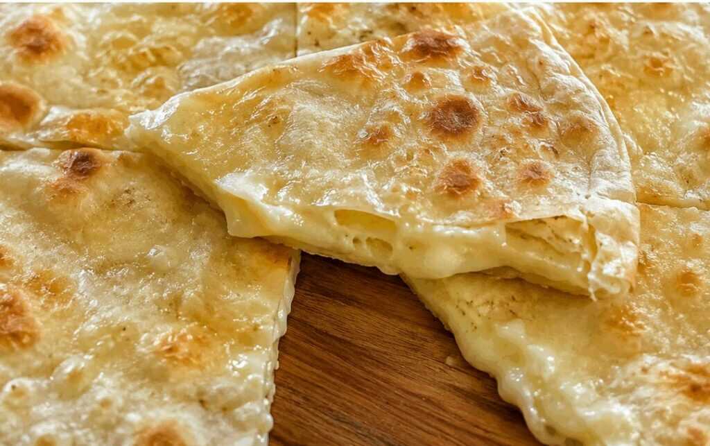 Focaccia di Recco col formaggio (Liguria)