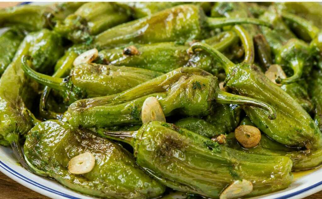 Friggitelli in padella alla napoletana: la ricetta tradizionale campana