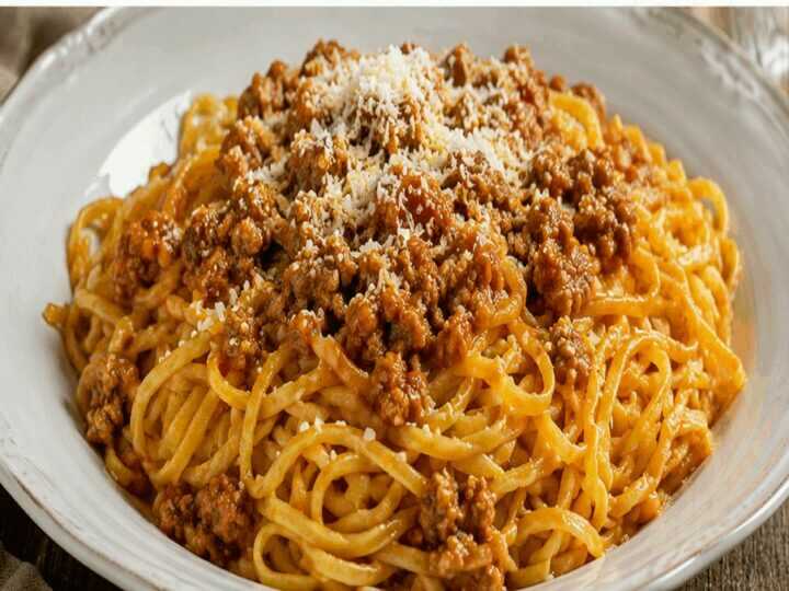 Maccheroncini di Campofilone al Ragù Marchigiano: la ricetta tradizionale delle Marche