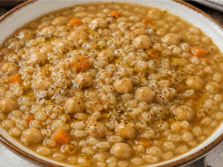Minestra di grano e ceci alla lucana (Basilicata)