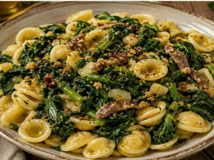 Orecchiette alle Cime di Rapa con Pane Croccante e Acciughe