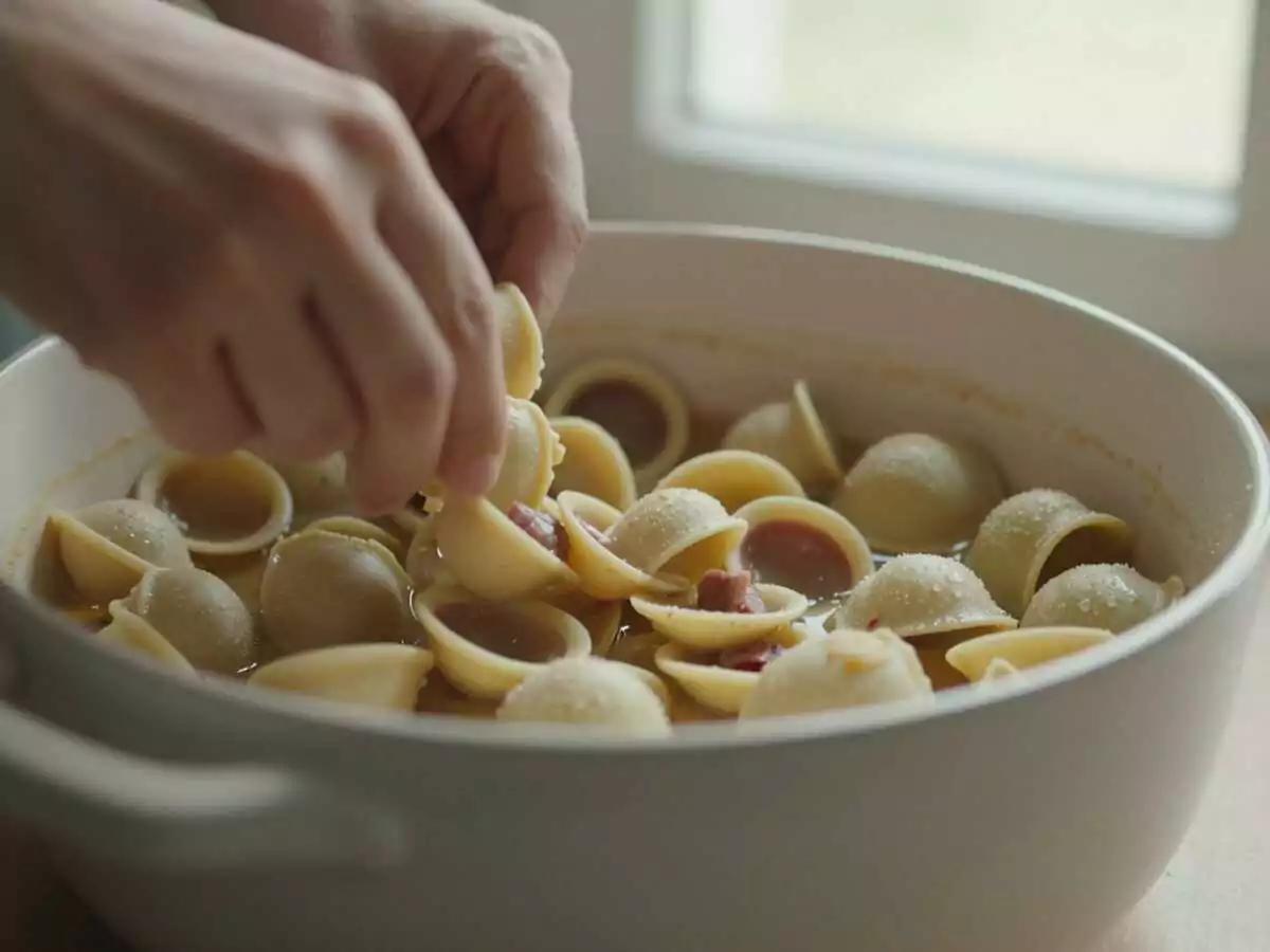 4. Cuocere le cime di rapa — Orecchiette con Cime di Rapa e Salsiccia