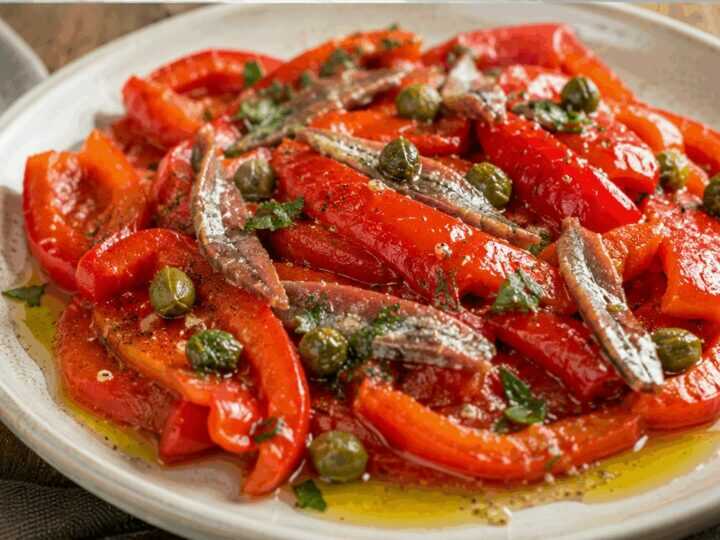 Peperoni Arrostiti con Acciughe e Capperi