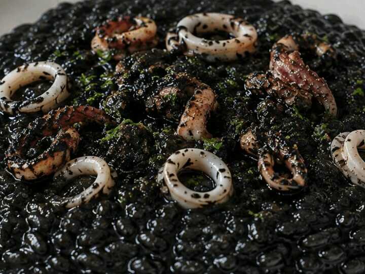 Risotto al Nero di Seppia alla Veneziana – Veneto 🦑🖤
