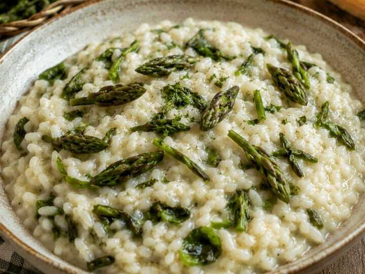 Risotto con bruscandoli alla veneta