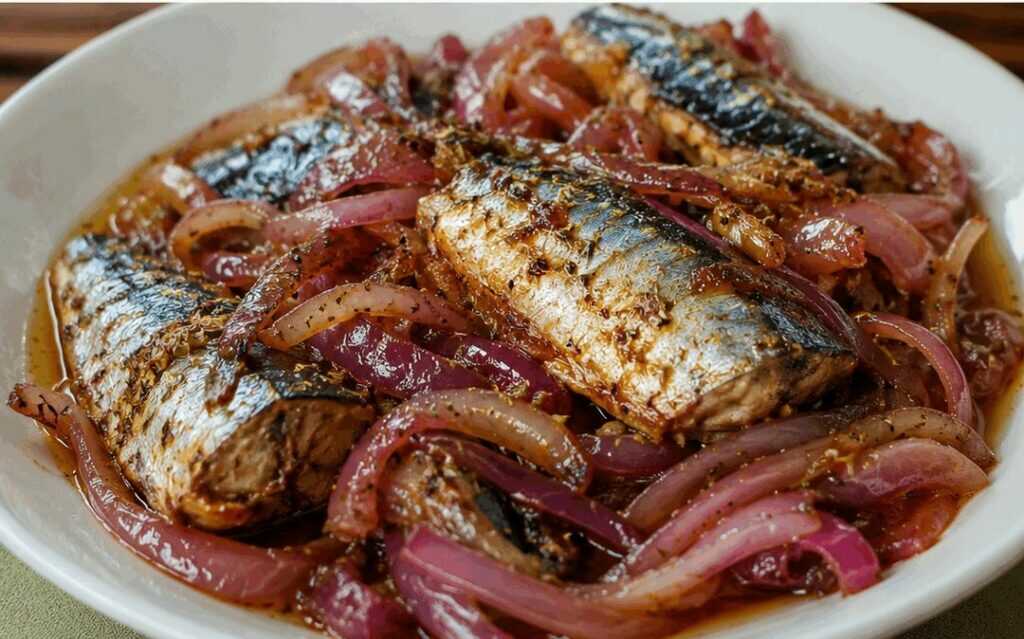 Sgombro alla calabrese con cipolla rossa e origano